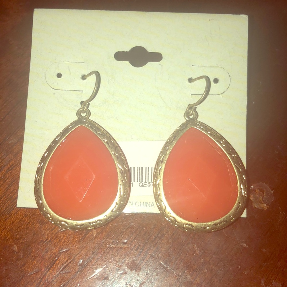 1$ if you buy 4 or more costume jewelry.